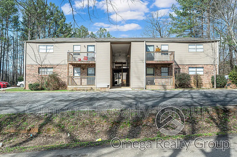 2 bed, 1.0 bath, 800 sqft, $750 — Photo 2