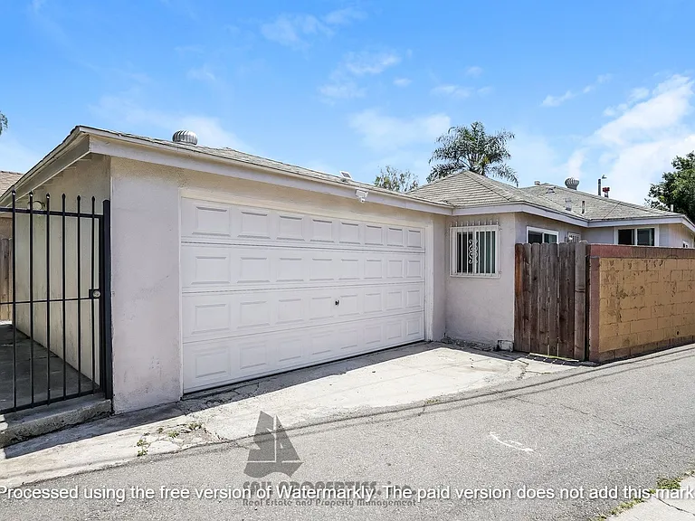 2513 E Tyler St — Photo 15