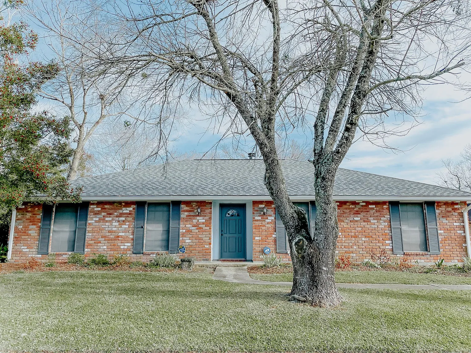 1014 Leycester Dr — Photo 1