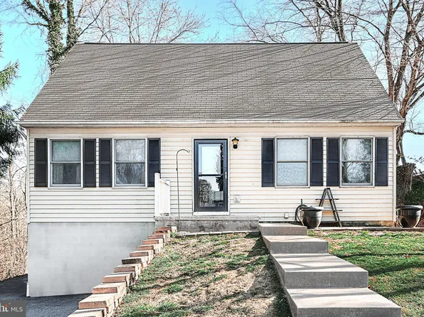 76 E Crestlyn Dr, York, PA 17402