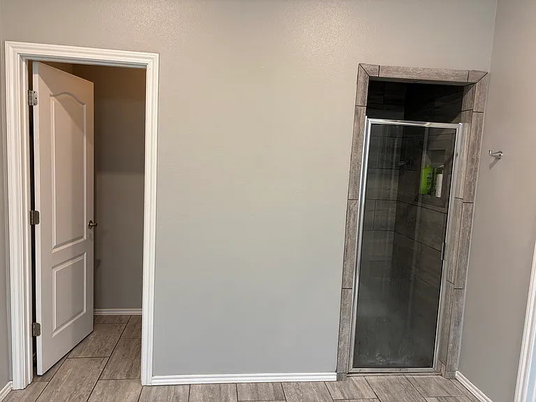 Master restroom/shower