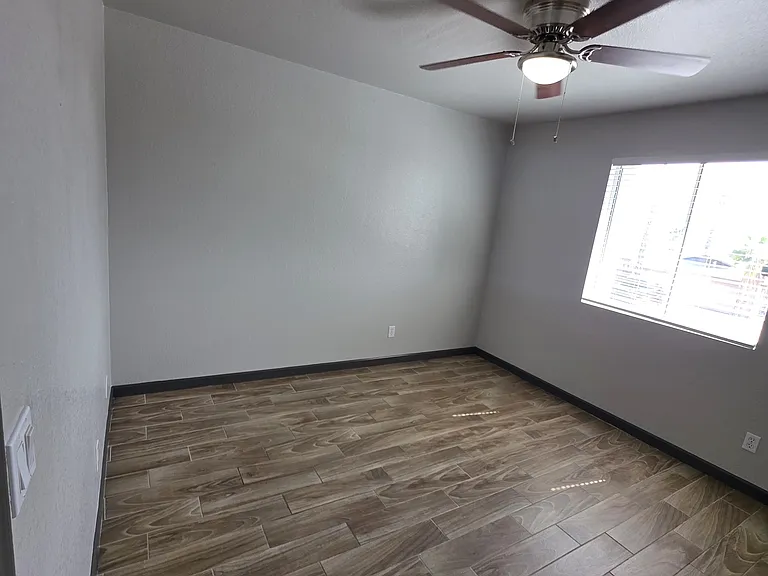 1462 E 28th Ave #4 — Photo 25