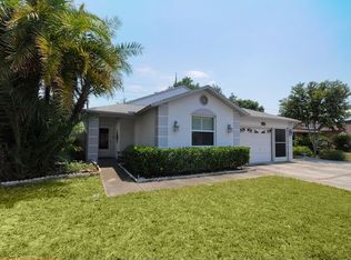 2520 Blossom Lake Dr, Holiday, FL 34691
