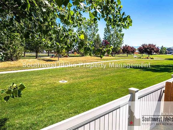 NO Rear Neighbors!
Stunning Views