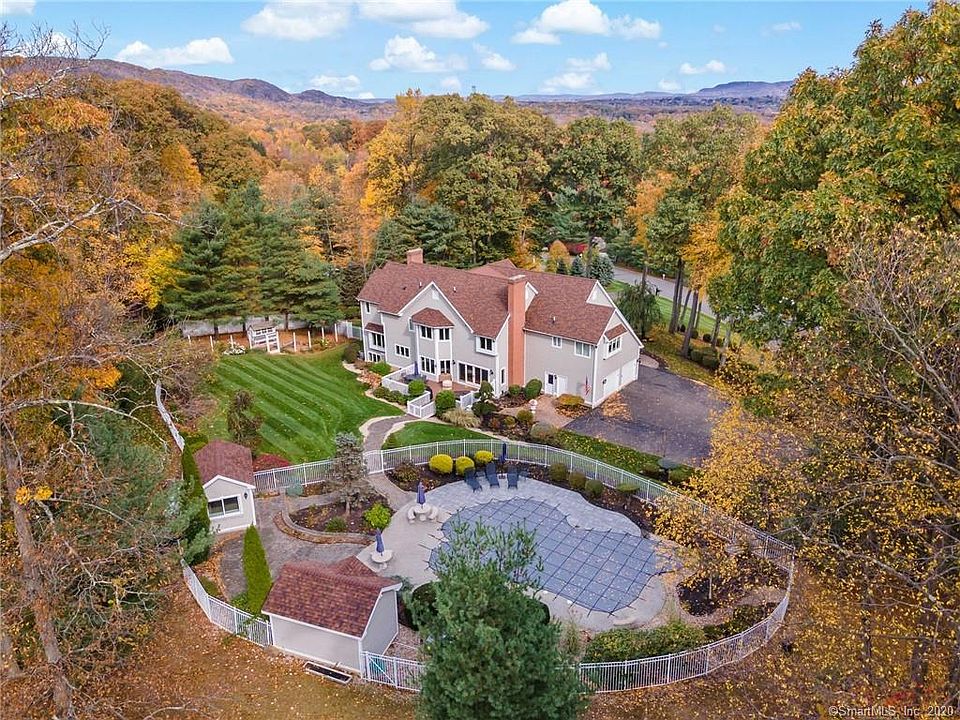 22 Mountaincrest Dr Cheshire Ct 06410 Mls 170354933 Zillow