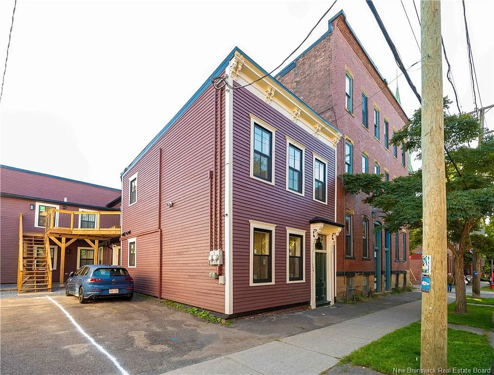 2 bed, 2.0 bath, 1100 sqft, $3,000 — Photo 1