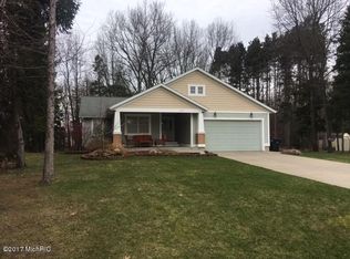 1261 Hampstead Dr, Muskegon, MI 49445