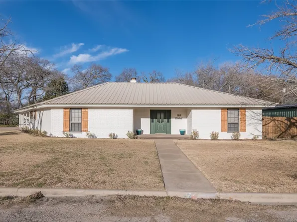 1919 Walnut St, Clifton, TX 76634