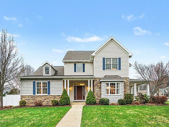3rd image of 5189 Queen Victoria Ln