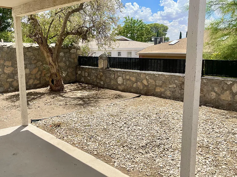 2215 King James Pl — Photo 25
