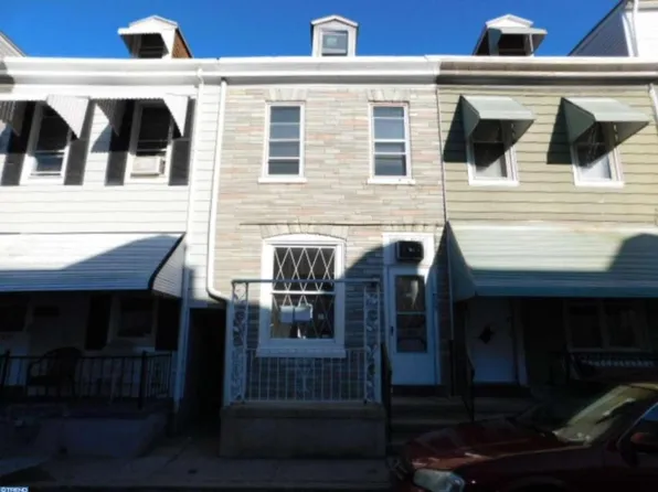 1035 Moss St, Reading, PA 19604