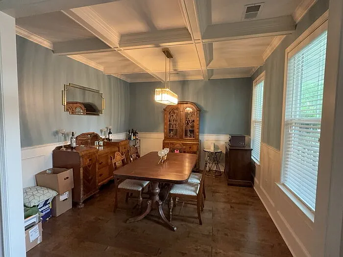 302 Pond Hill Ct — Photo 2