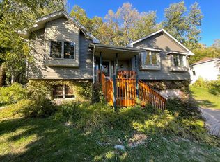 2579 Schaller Dr E, Maplewood, MN 55119