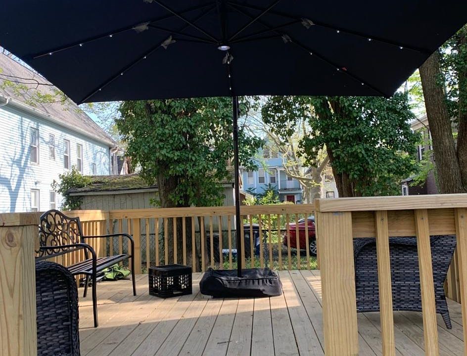 Shared deck 1st and 2nd floor