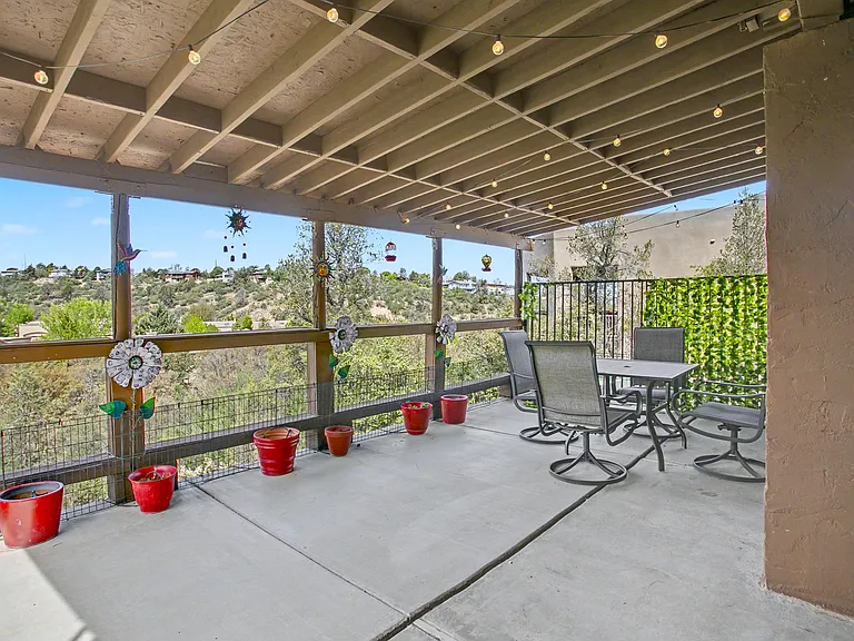 2402 Desert Willow Dr — Photo 37