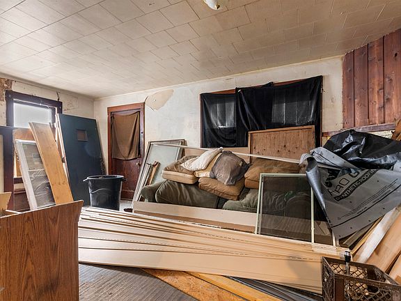 4th image of 425 Albert Ave