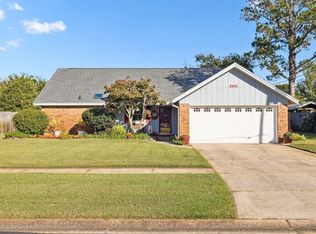 370 Dawn Ln, Mary Esther, FL 32569