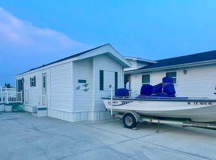 684 E Clam Cir, Port Isabel, TX 78578