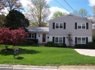 6208 Stoneham Rd, Bethesda, MD 20817