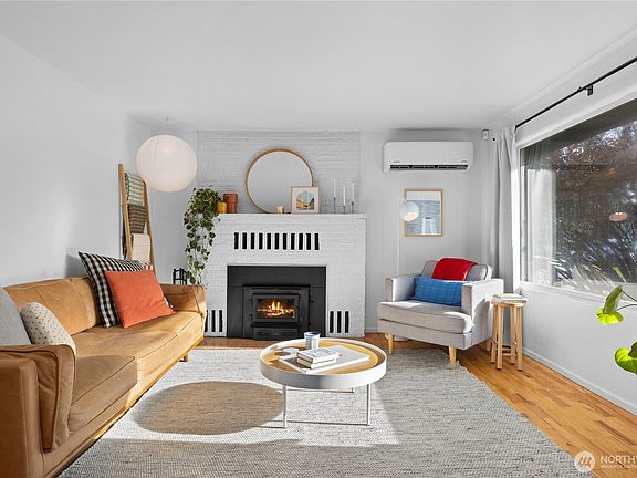 5th image of 1115 9th Avenue NW