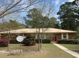 134 N Elizabeth St, Lyons, GA 30436