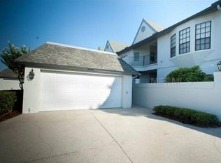 18744 Wimbledon Cir, Lutz, FL 33558