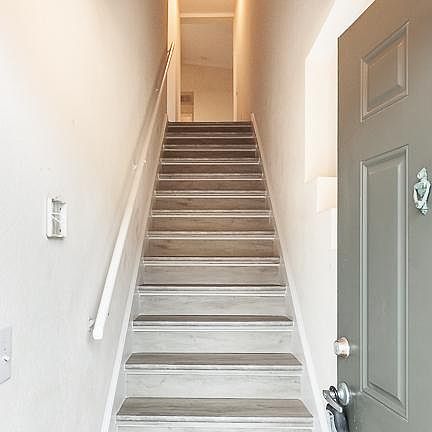 2nd image of 10075 N Gate Pkwy #1112
