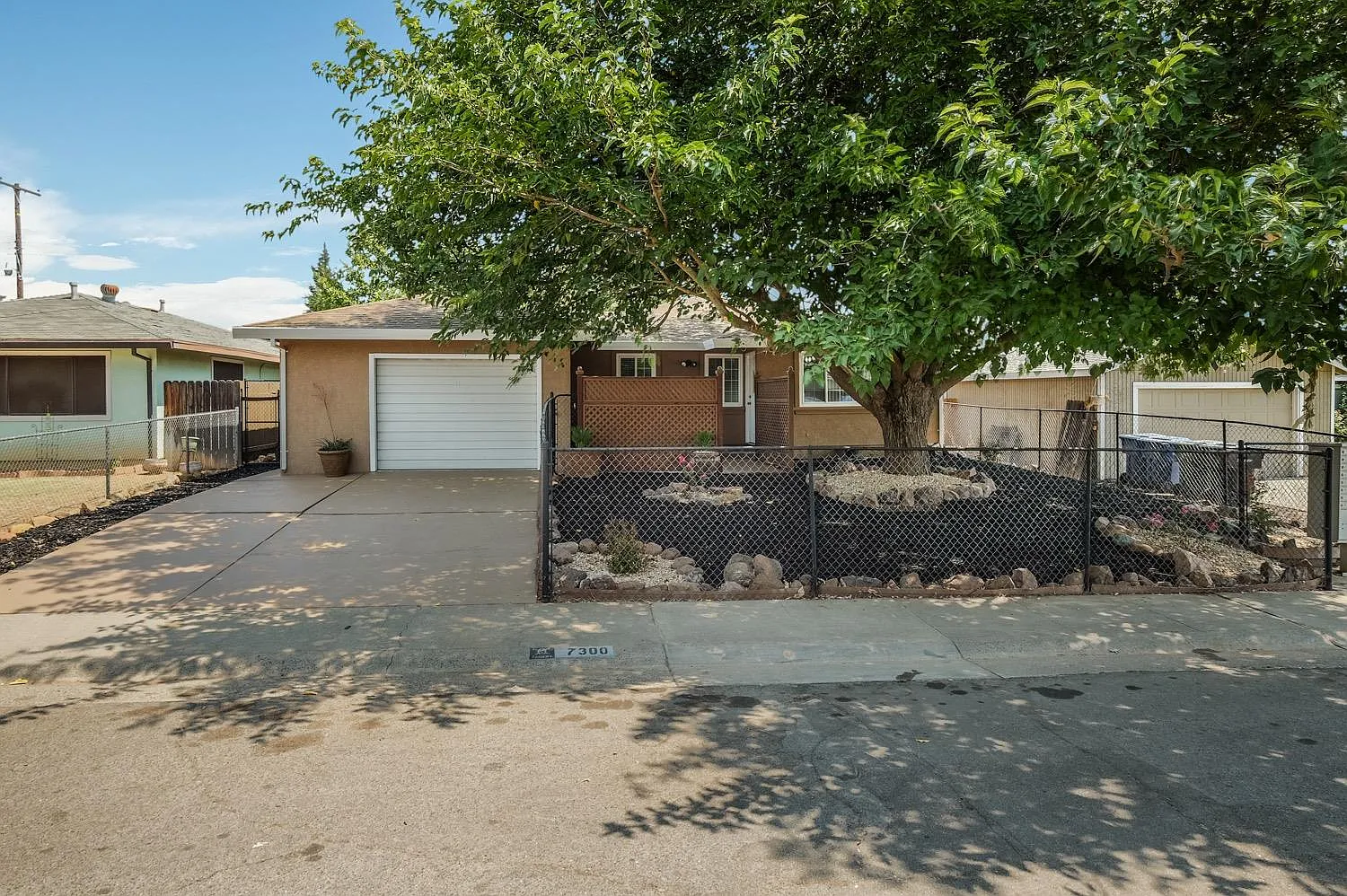 7300 Dorado St photo 1
