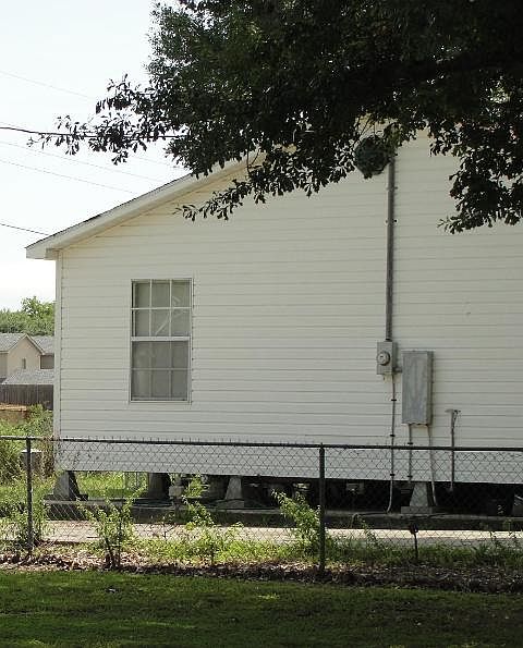 2nd image of 264 Soulanges Rd