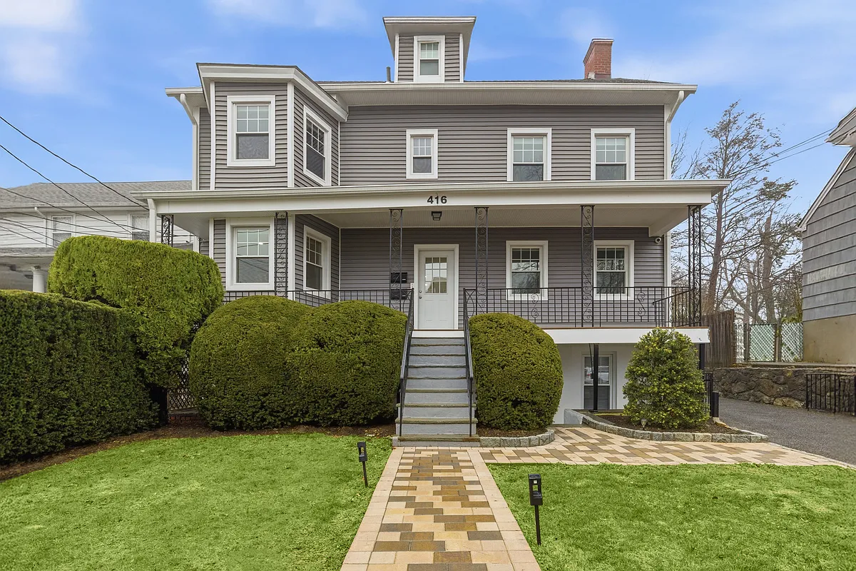 Photo 1 of 21 - 416 Tompkins Ave - Mamaroneck, NY Front View - 416 Tompkins Ave