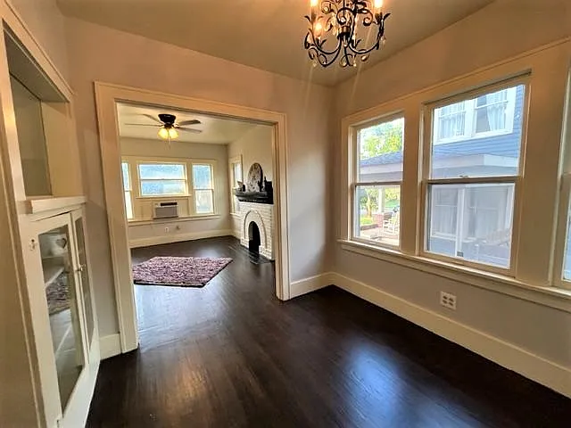 126 NW 17th St — Photo 3