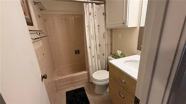 3201 Saint Charles Ave #302 — Photo 10