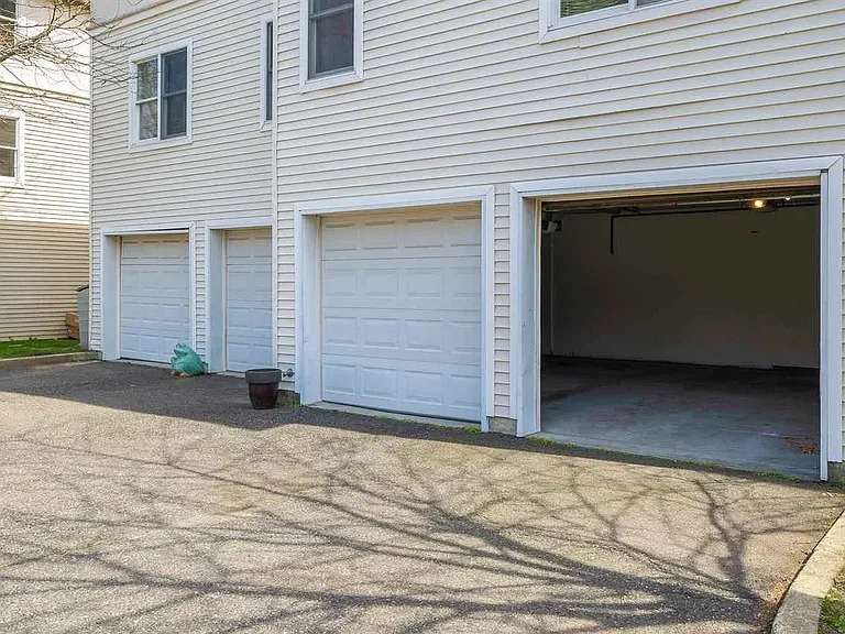 39 Hamilton Ave #C — Photo 4