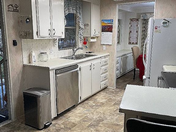 2nd image of 104 Crossways Dr