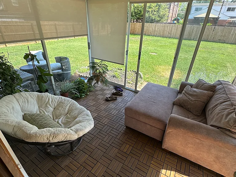2352 Beverly Pl — Photo 9
