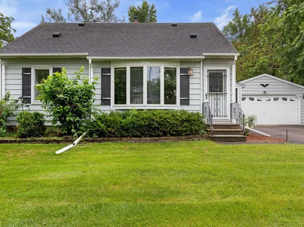 44 East Rd, Circle Pines, MN 55014