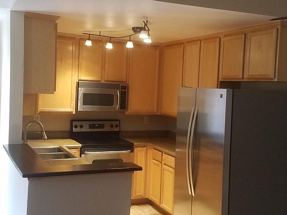5th image of 3525 Grove St Unit 214