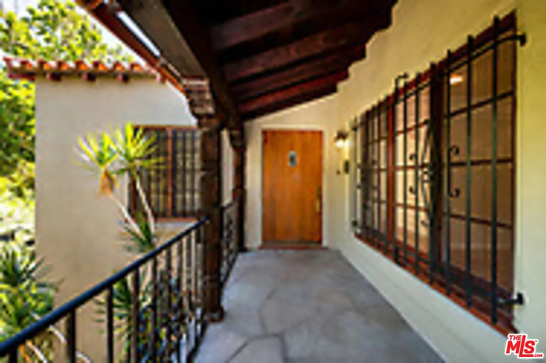 2 bed, 2.0 bath, $6,000 — Photo 2