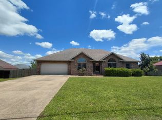200 April Dr, Saint Robert, MO 65584
