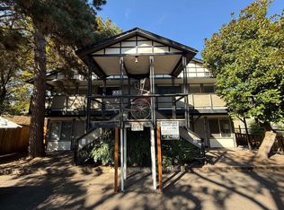851 W 5th Ave APT 4, Eugene, OR 97402