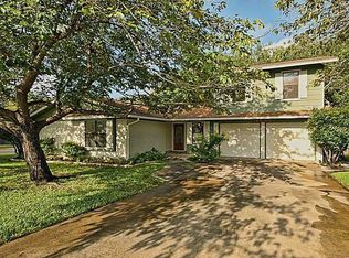 8400 Flagstone Dr, Austin, TX 78757