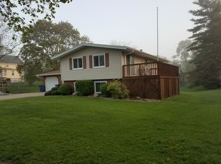 1014 E 1st Ave, Monmouth, IL 61462