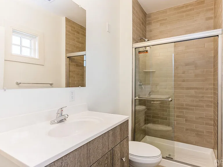 361 Main St #202 — Photo 17