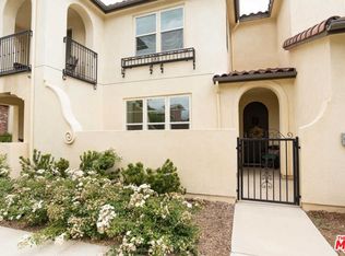 28823 Camino De Cielo Dr, Santa Clarita, CA 91354