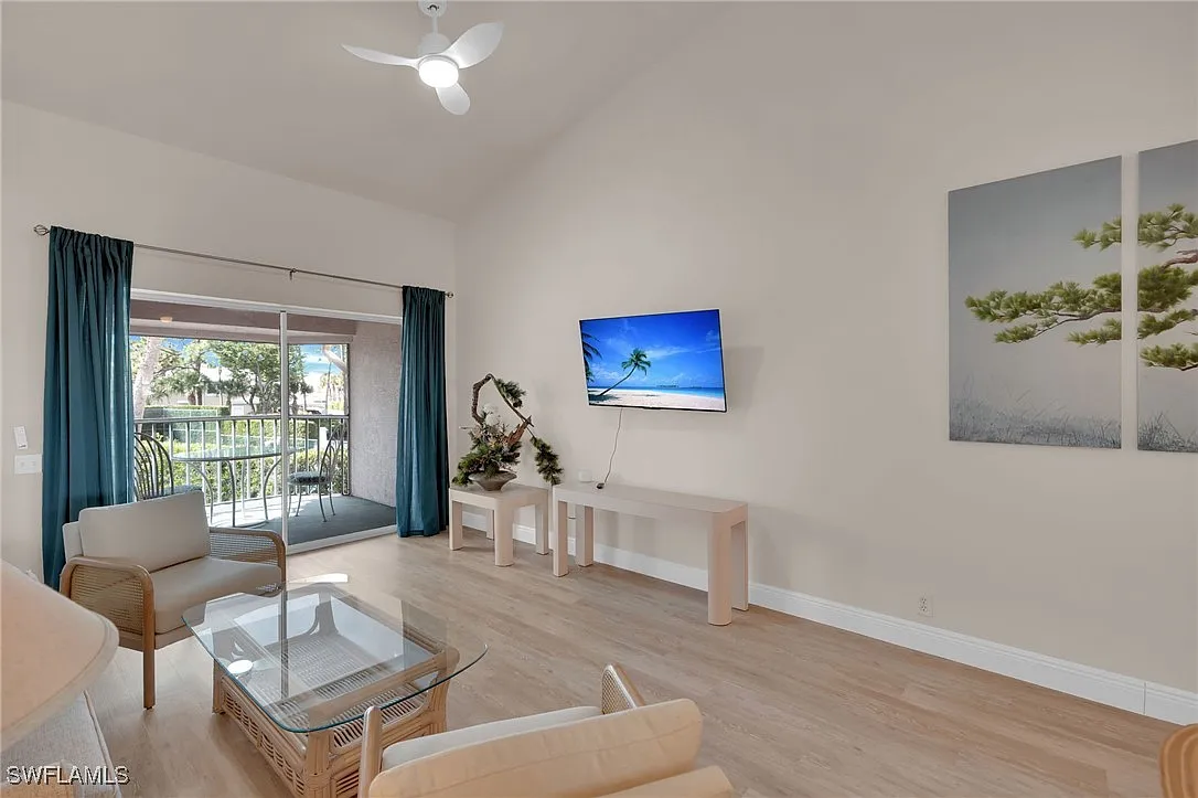 2 bed, 2.0 bath, 1204 sqft, $3,500 — Photo 4