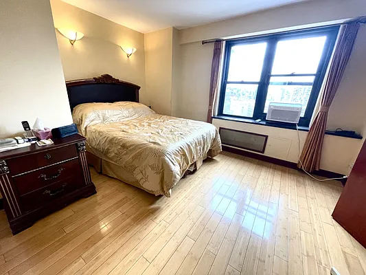 Rented by Corcoran | media 14