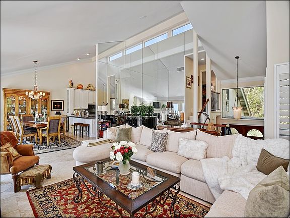 5th image of 6673 La Jolla Scenic Dr S