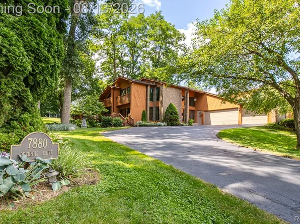 7880 Deerhill Dr, Clarkston, MI 48346