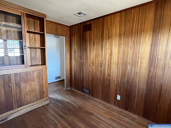 5th image of 500 E 21st St