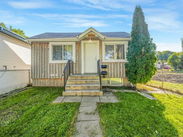 11841 71st St NW, Edmonton, AB T5B 1W4